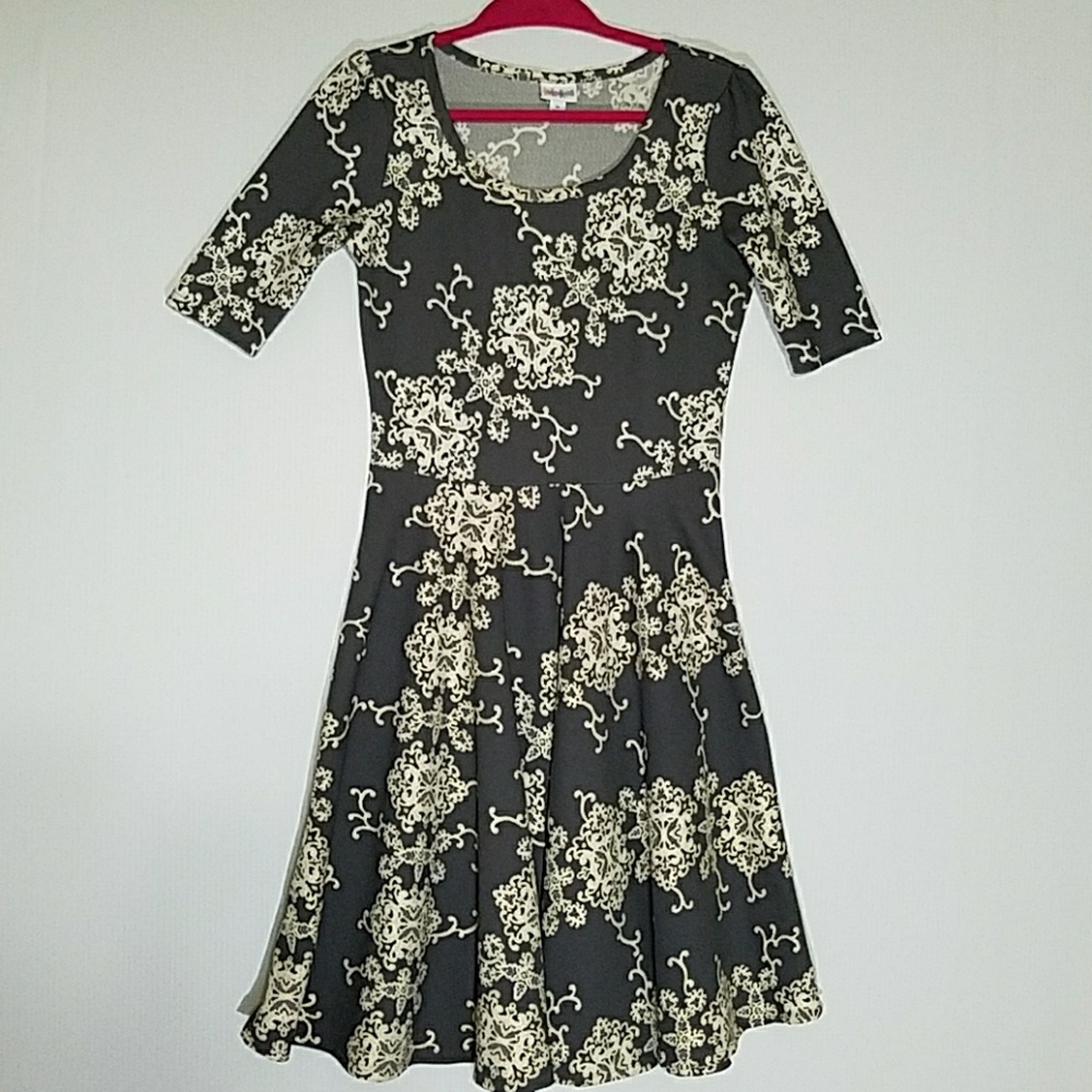 LuLaRoe Nicole Dress (M)